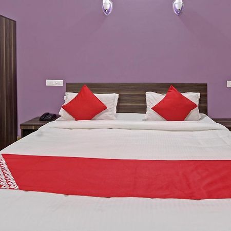 Oyo 48704 Rashi Farms Hotel Hubli Kültér fotó