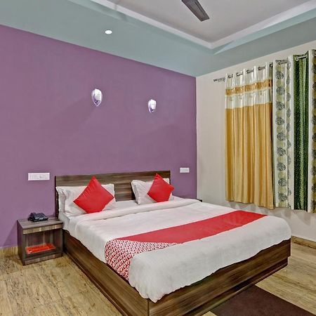 Oyo 48704 Rashi Farms Hotel Hubli Kültér fotó