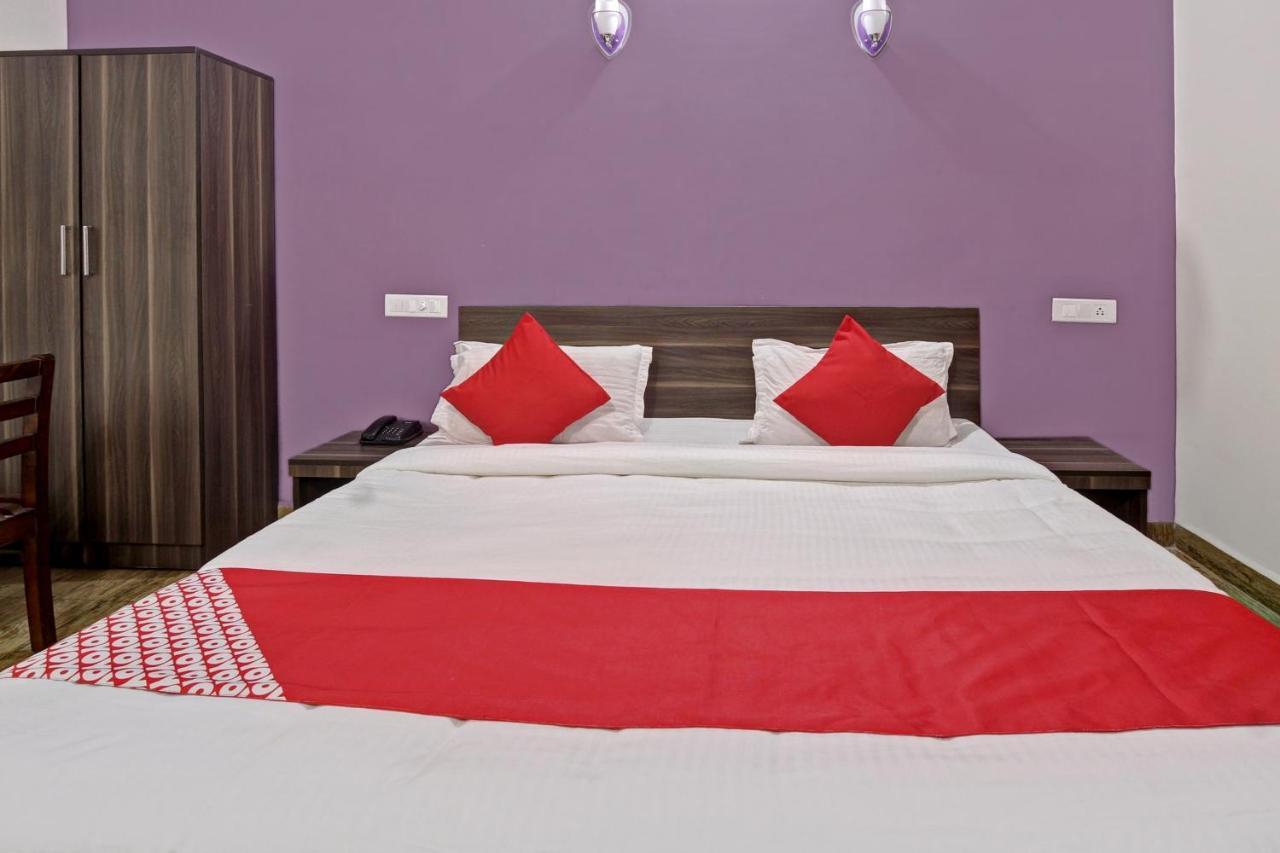 Oyo 48704 Rashi Farms Hotel Hubli Kültér fotó