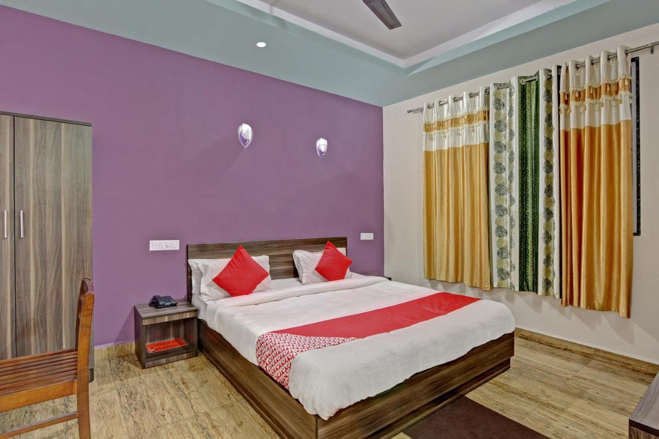 Oyo 48704 Rashi Farms Hotel Hubli Kültér fotó