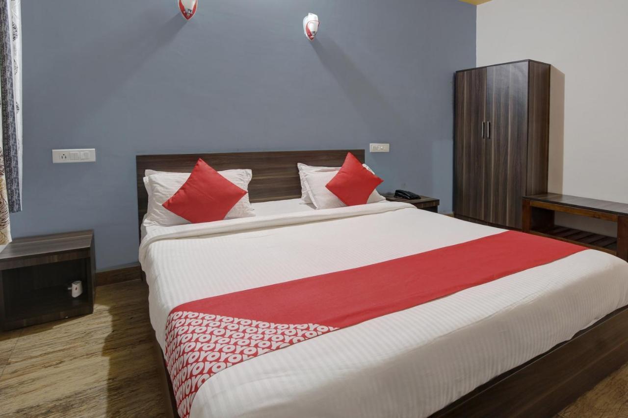 Oyo 48704 Rashi Farms Hotel Hubli Kültér fotó