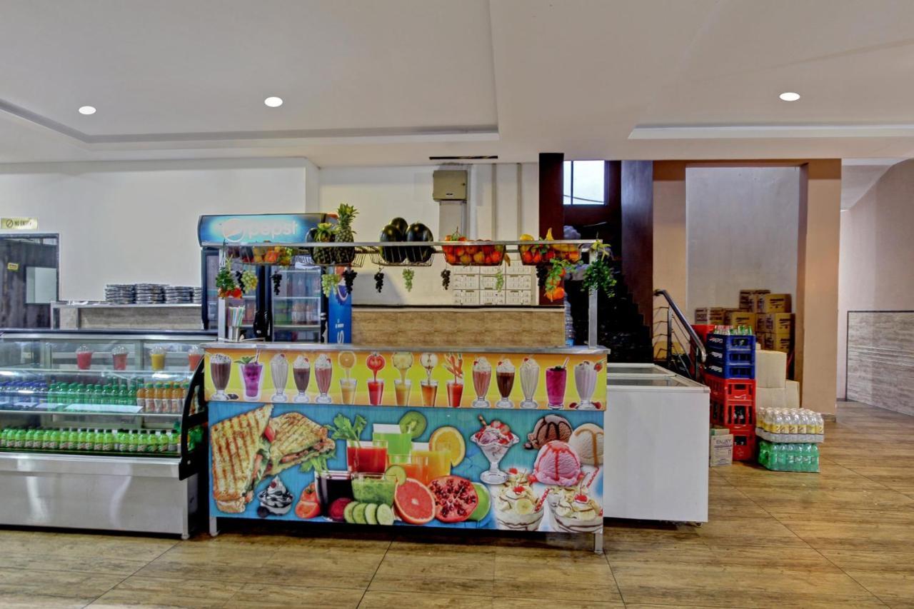 Oyo 48704 Rashi Farms Hotel Hubli Kültér fotó