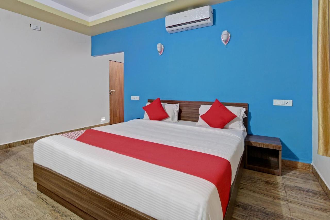 Oyo 48704 Rashi Farms Hotel Hubli Kültér fotó