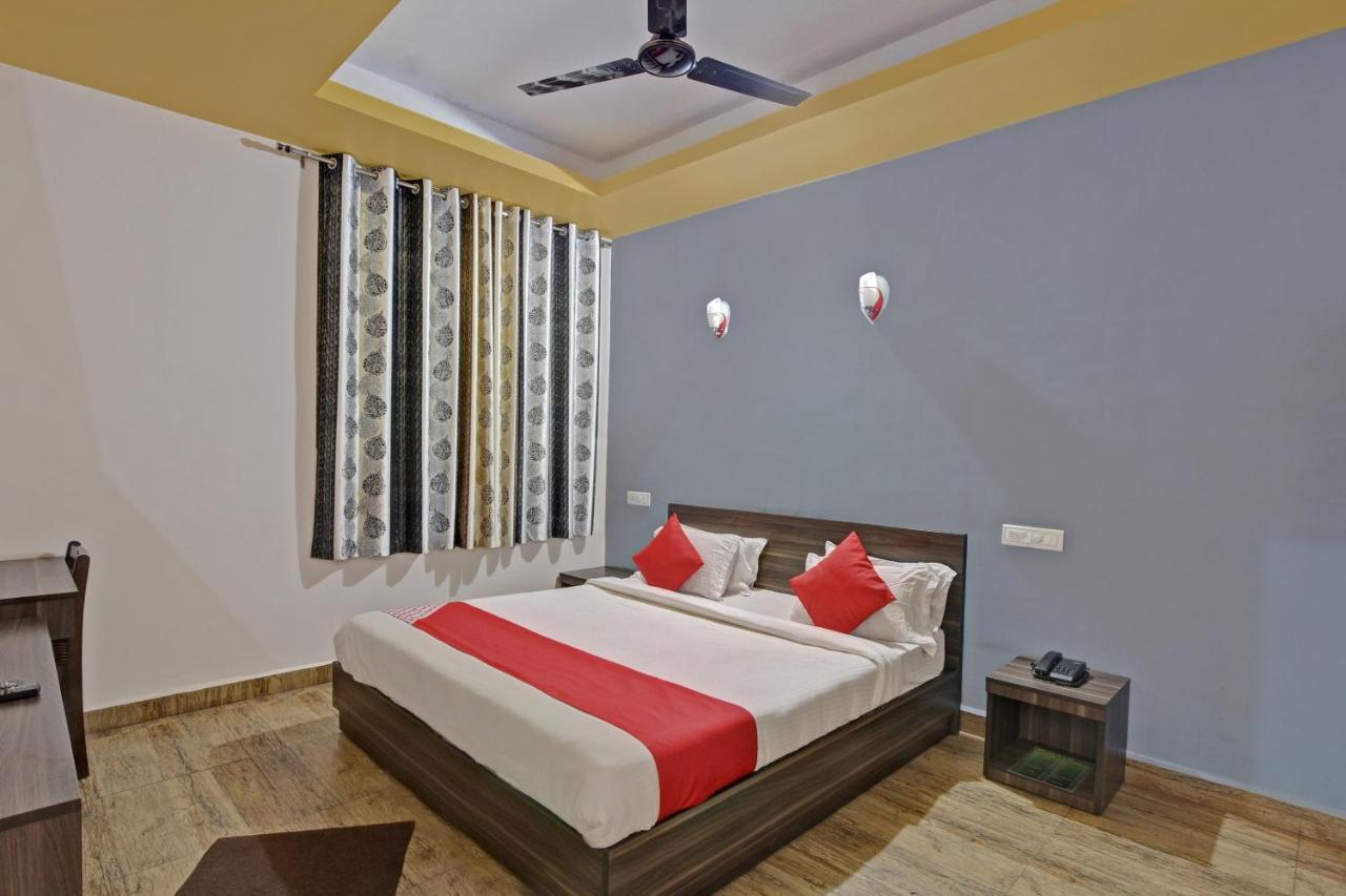 Oyo 48704 Rashi Farms Hotel Hubli Kültér fotó